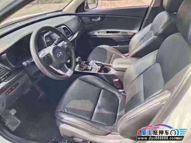 16年起亚K4轿车抵押车出售