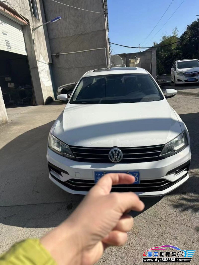 18年大众速腾轿车抵押车出售