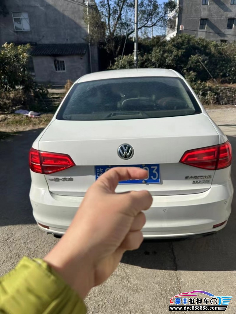 18年大众速腾轿车抵押车出售