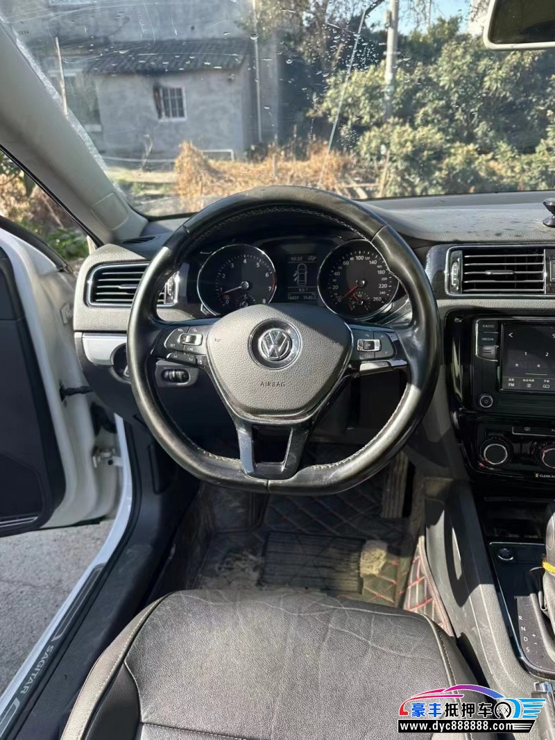 18年大众速腾轿车抵押车出售