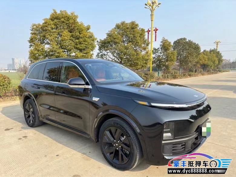 23年理想L8轿车抵押车出售