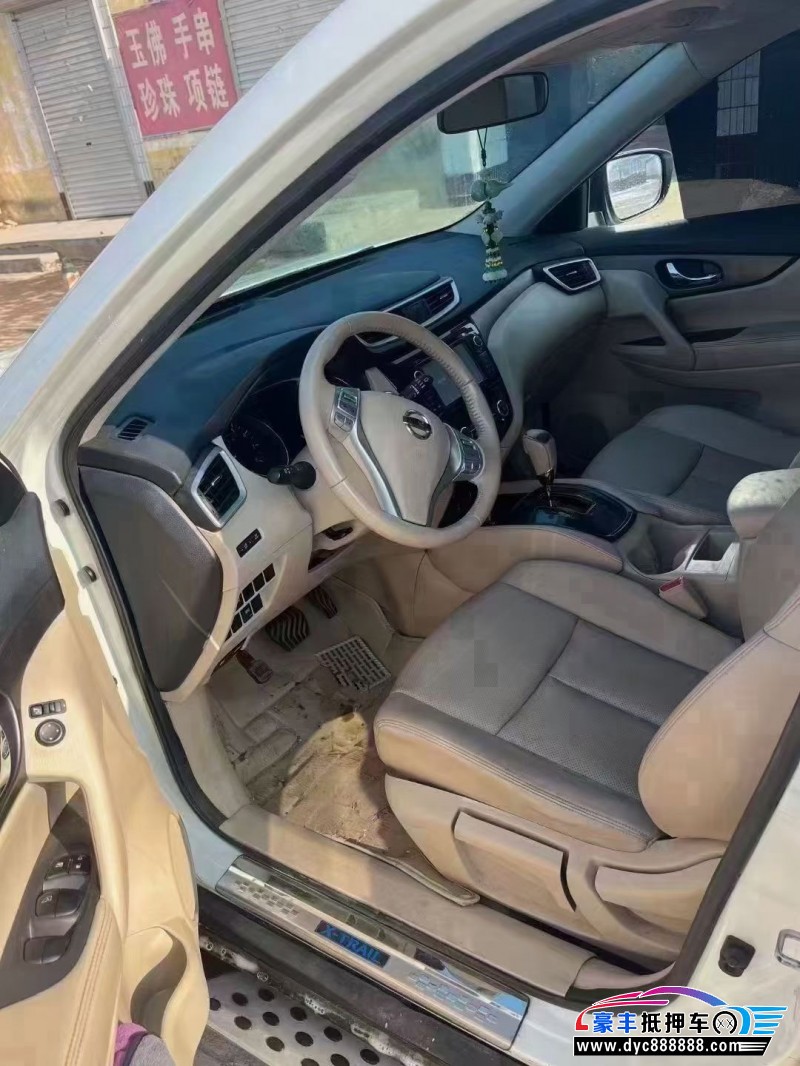 14年日产奇骏轿车抵押车出售