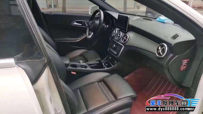 17年奔驰CLA轿车抵押车出售