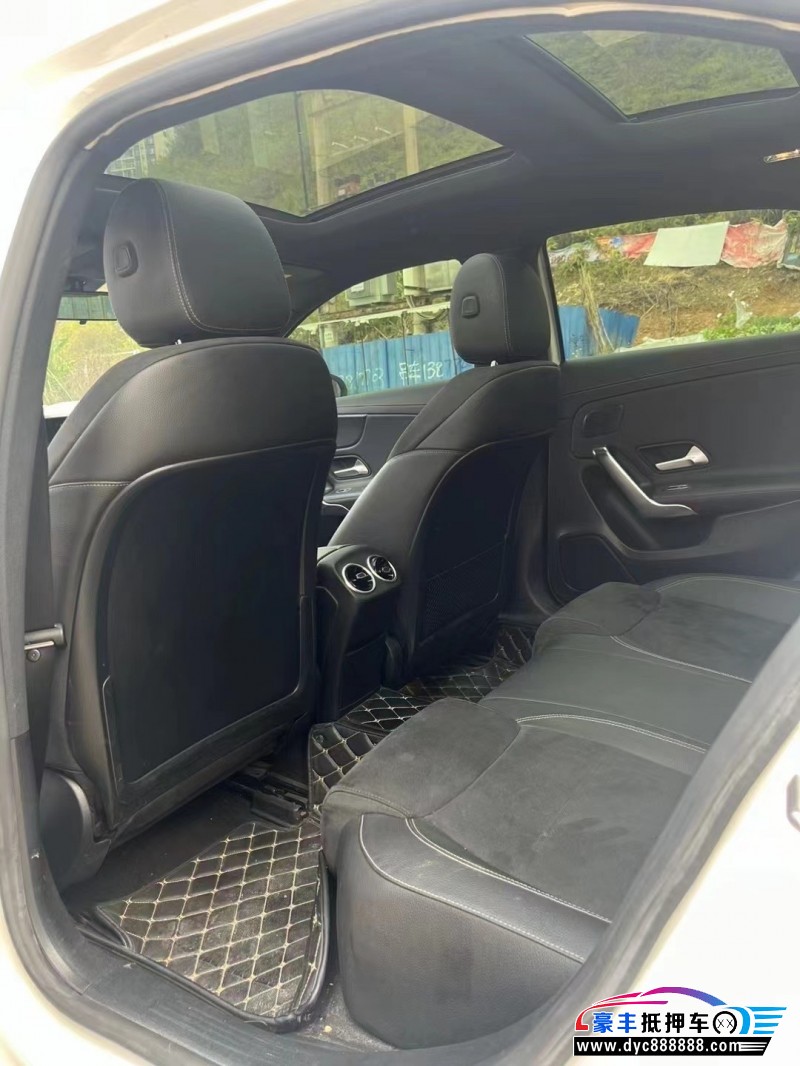 20年奔驰A轿车抵押车出售