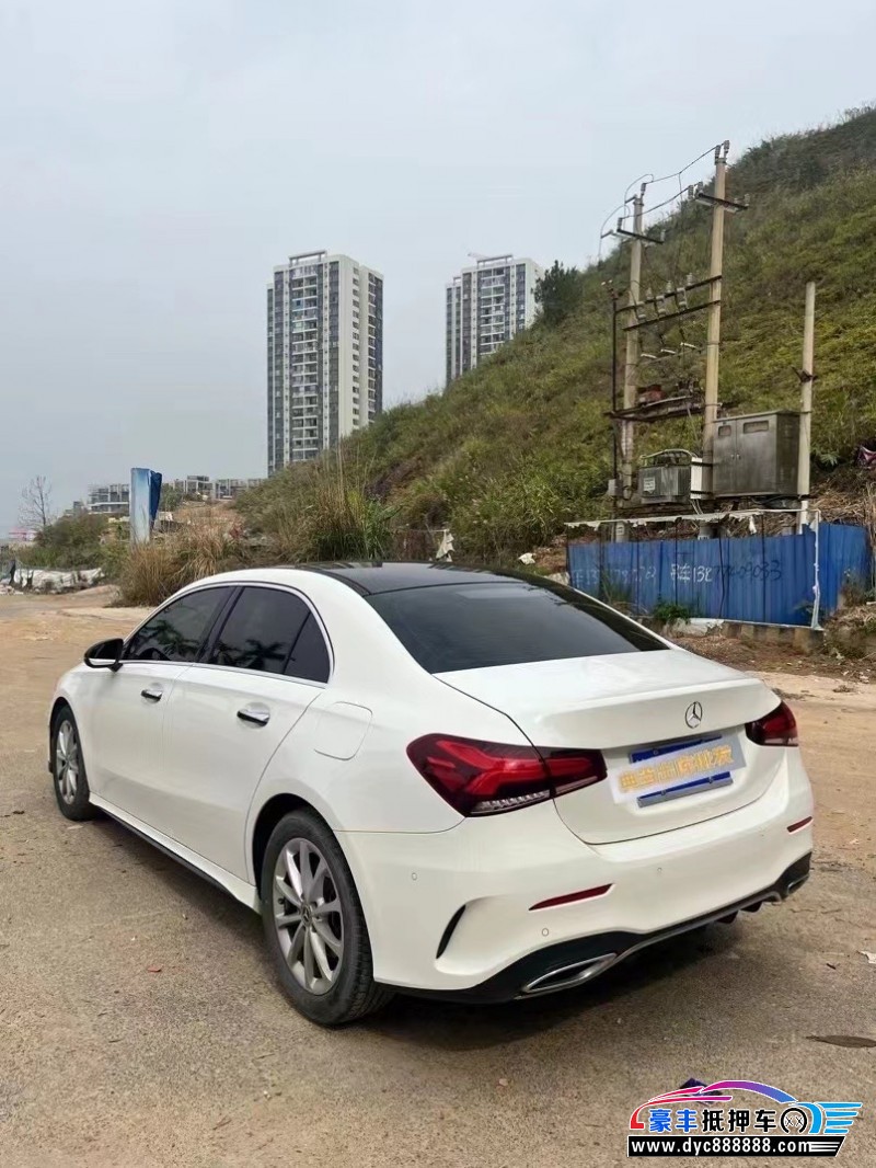 20年奔驰A轿车抵押车出售