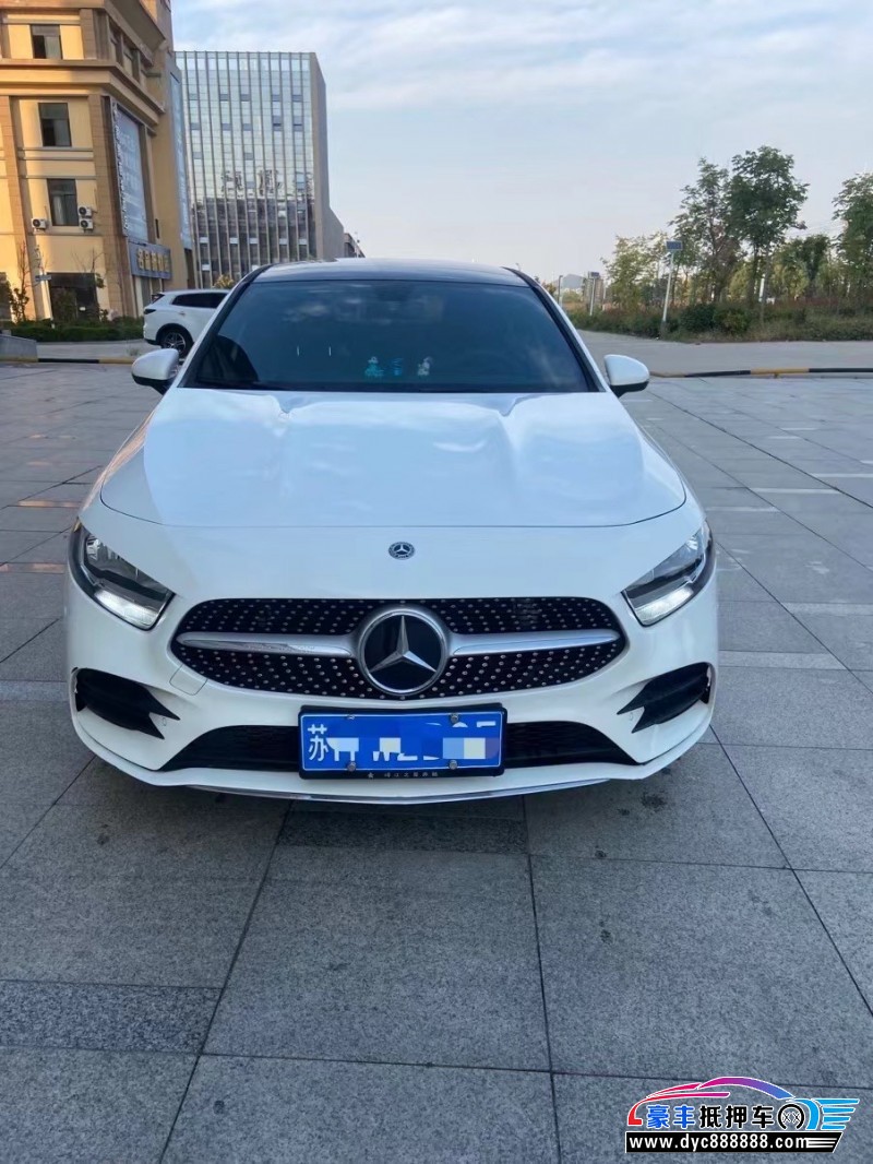 21年奔驰A轿车抵押车出售