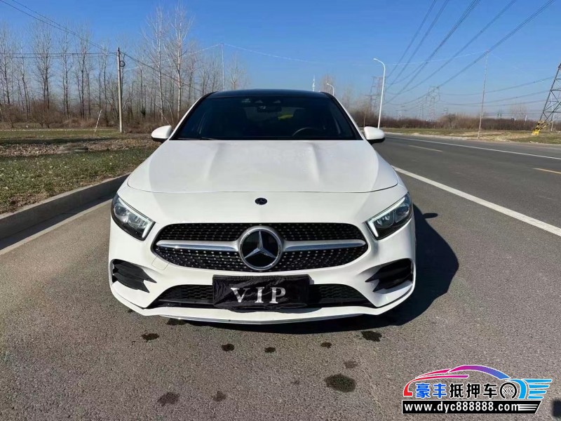 19年奔驰A轿车抵押车出售