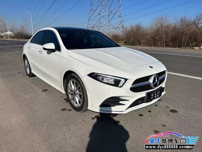 19年奔驰A轿车抵押车出售