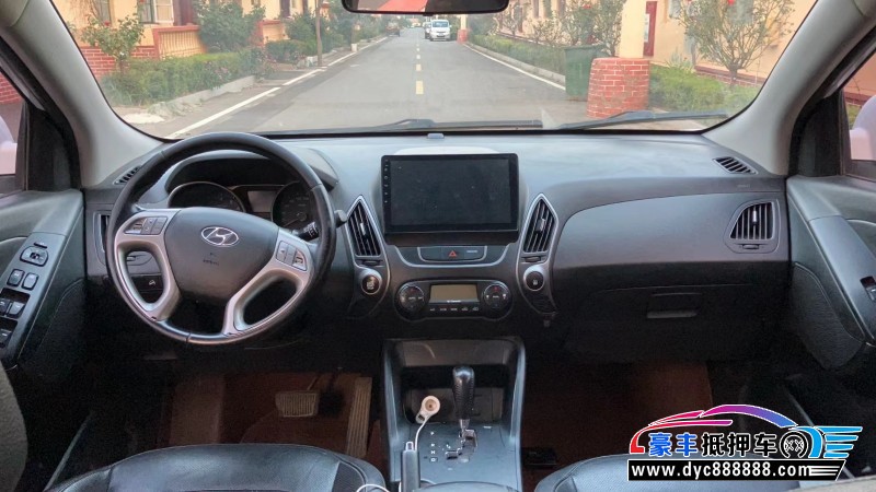 14年现代ix35轿车抵押车出售