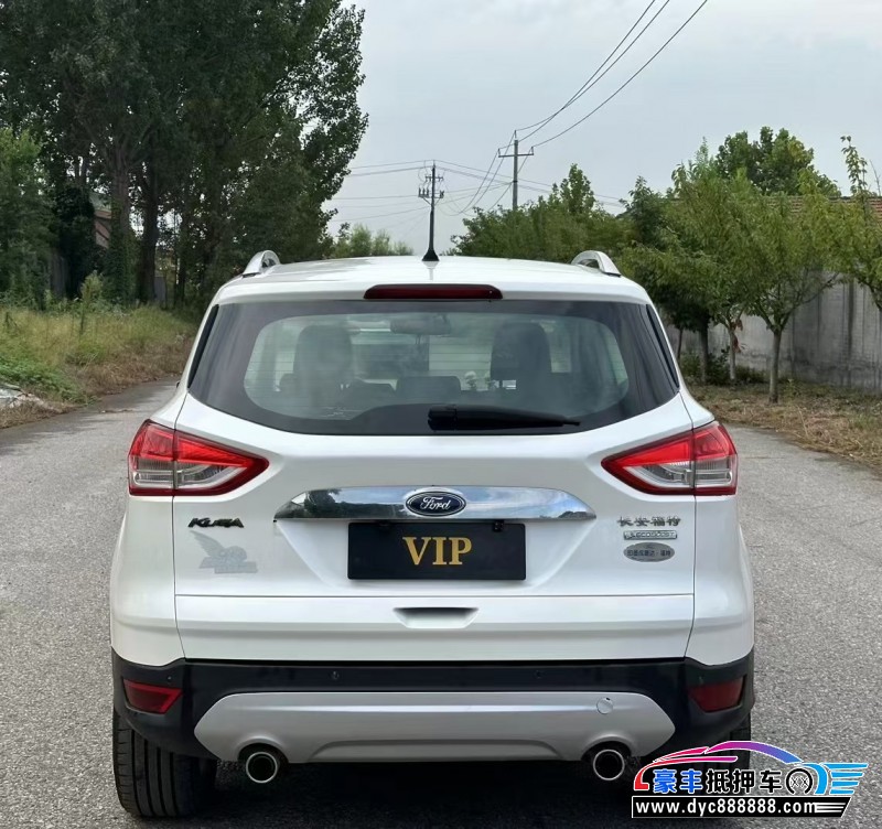 14年福特翼搏轿车抵押车出售