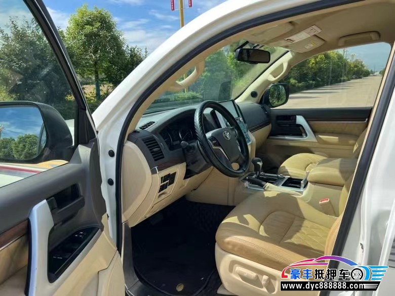 18年丰田兰德酷路泽轿车抵押车出售