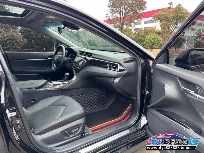 20年丰田凯美瑞轿车抵押车出售