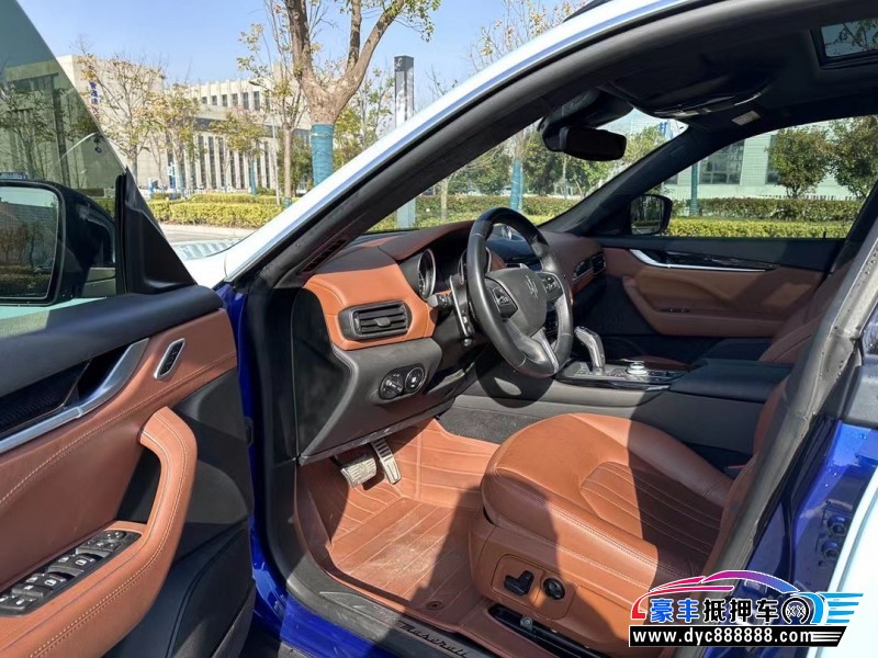 20年玛莎拉蒂莱万特轿车抵押车出售