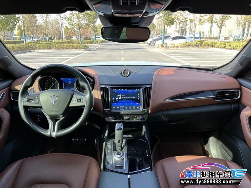 20年玛莎拉蒂莱万特轿车抵押车出售