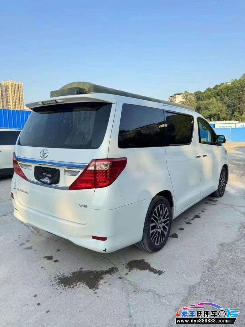 12年丰田埃尔法轿车抵押车出售