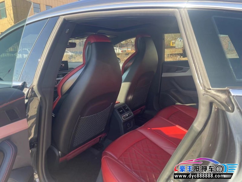 19年奥迪S5轿车抵押车出售