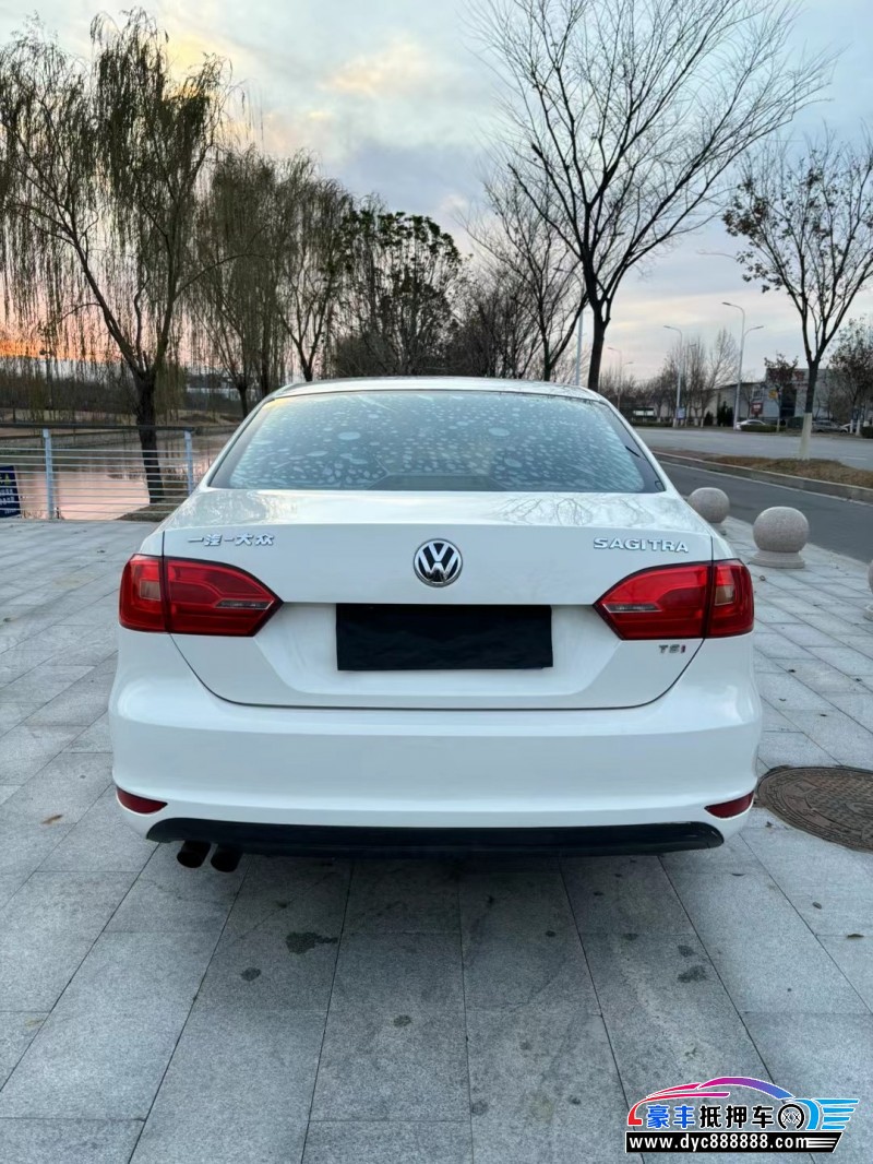 14年大众速腾轿车抵押车出售