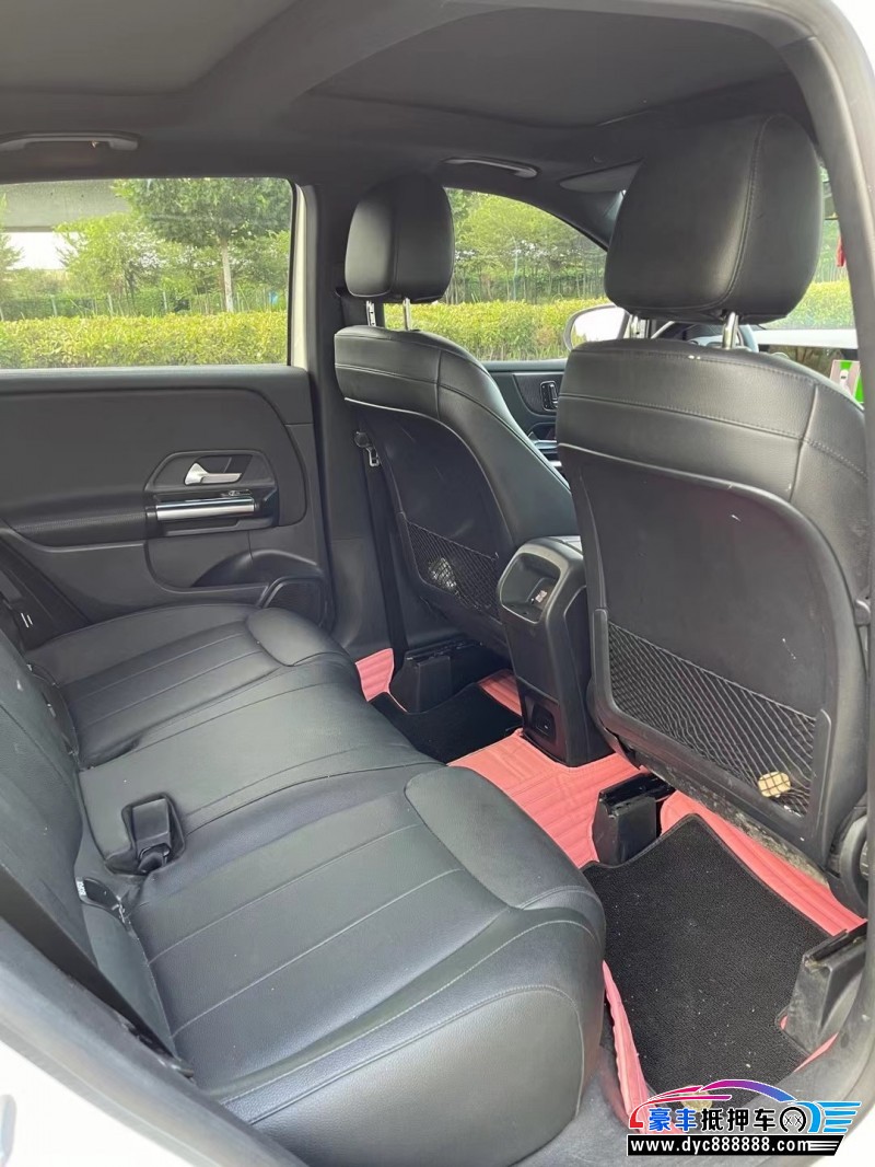 21年奔驰B轿车抵押车出售