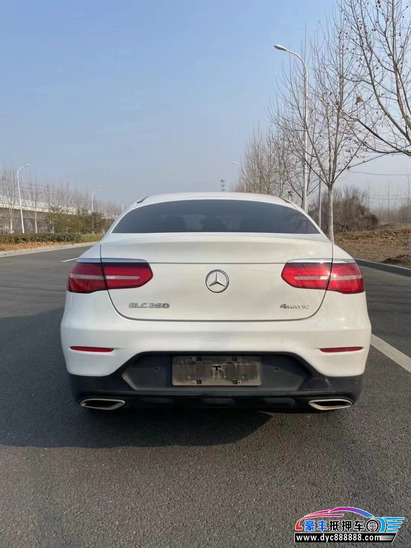 17年奔驰GLC轿车抵押车出售