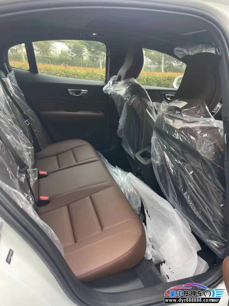 23年沃尔沃S60轿车抵押车出售