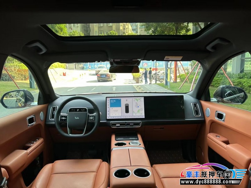 23年理想L8轿车抵押车出售