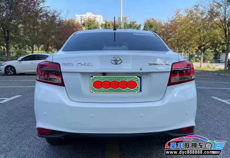 20年丰田致享轿车抵押车出售