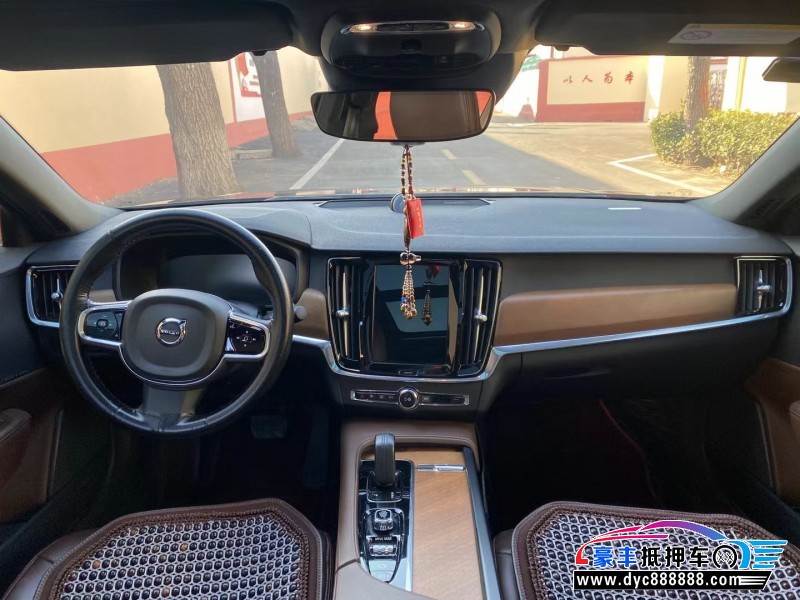 21年沃尔沃S90轿车抵押车出售