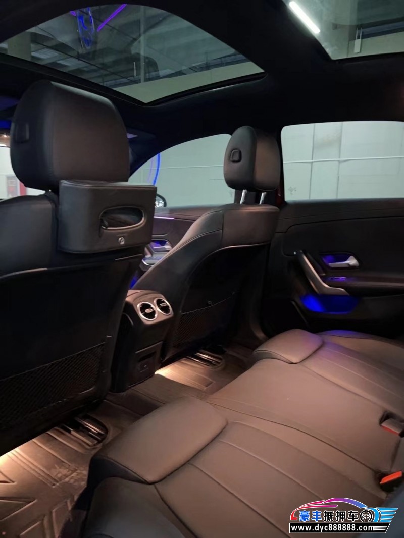 22年奔驰A轿车抵押车出售