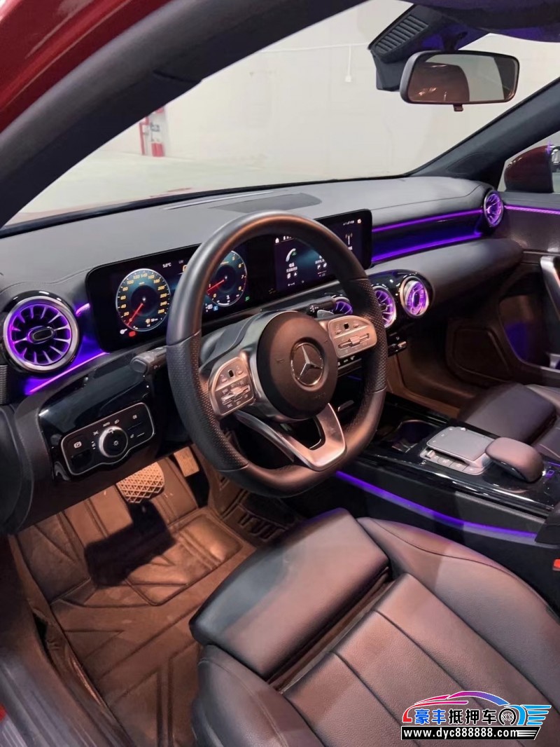 22年奔驰A轿车抵押车出售