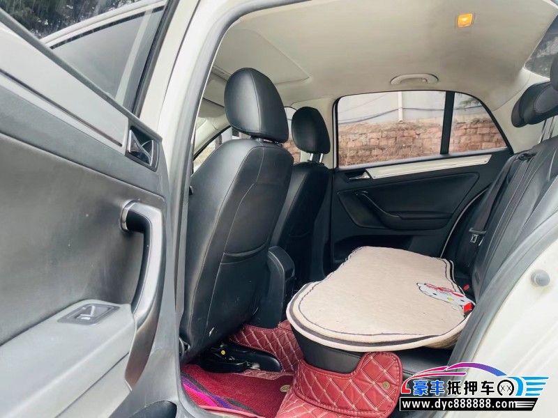 14年大众宝来轿车抵押车出售