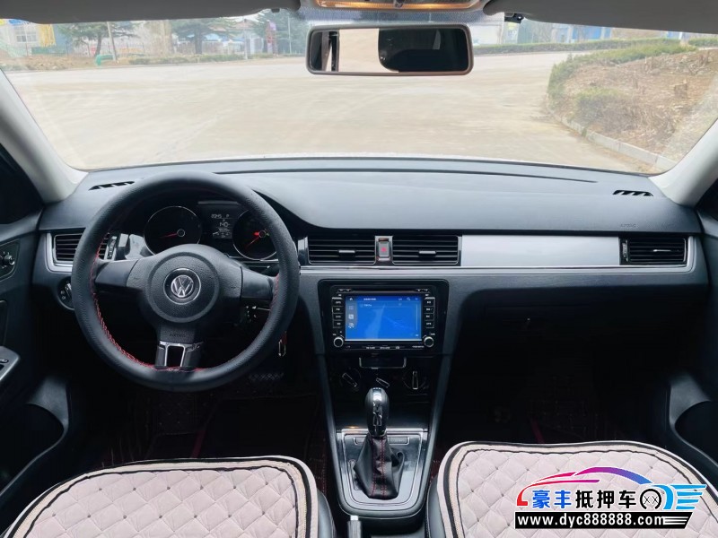 14年大众宝来轿车抵押车出售