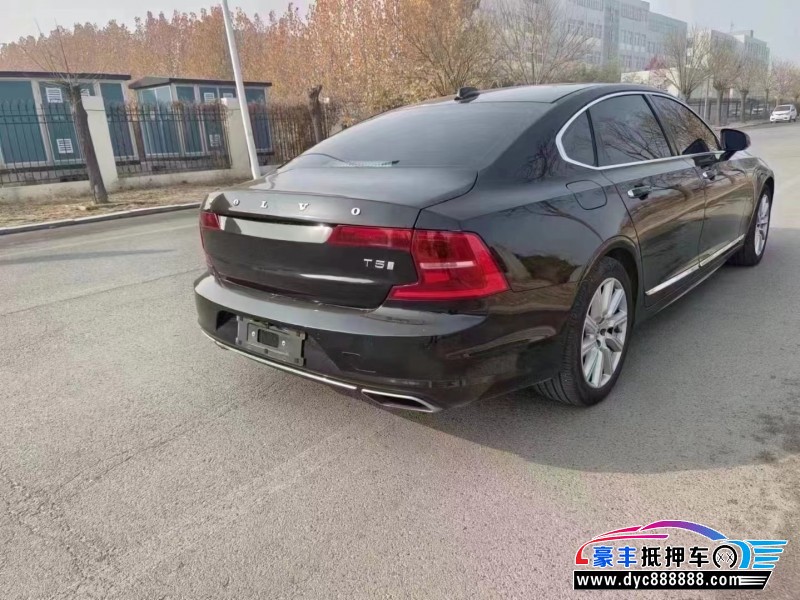 17年沃尔沃S90轿车抵押车出售
