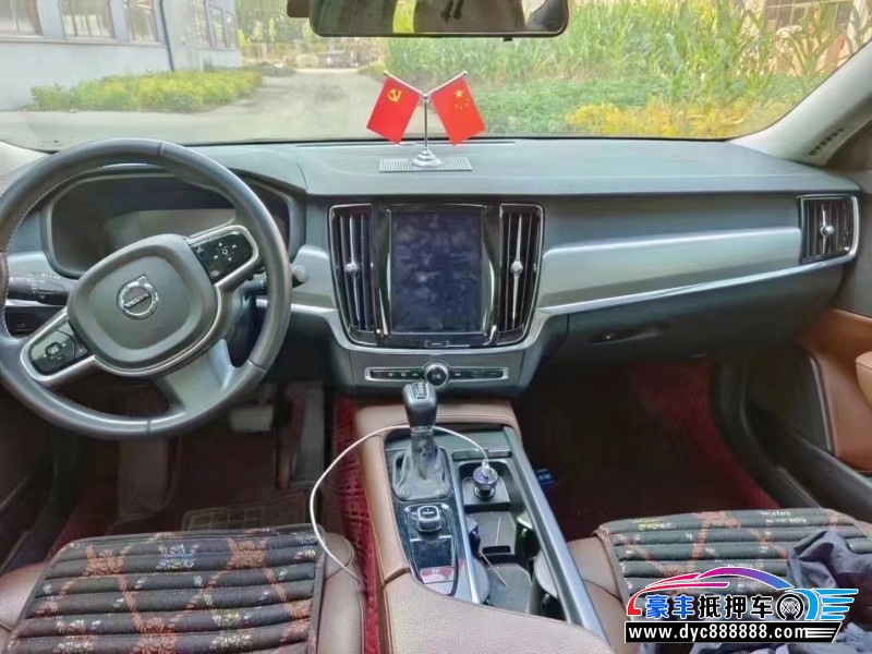 17年沃尔沃S90轿车抵押车出售