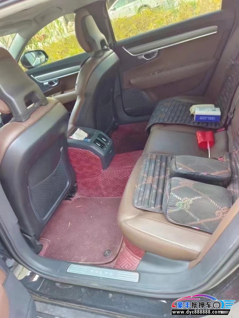 17年沃尔沃S90轿车抵押车出售