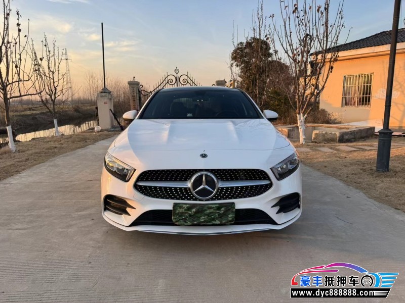 20年奔驰A轿车抵押车出售