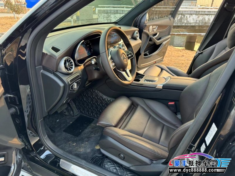 20年奔驰GLC轿车抵押车出售