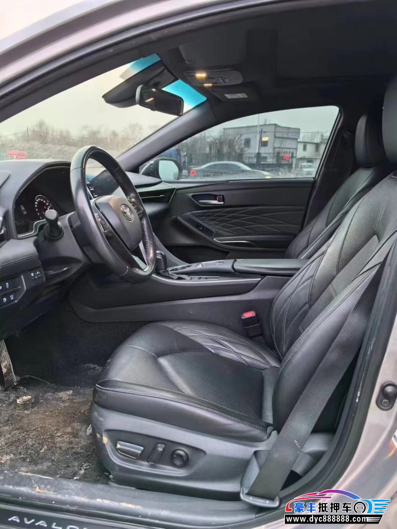 20年丰田亚洲龙轿车抵押车出售