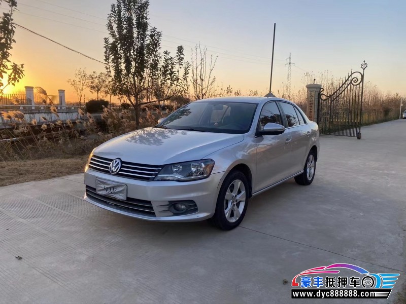 13年大众宝来轿车抵押车出售