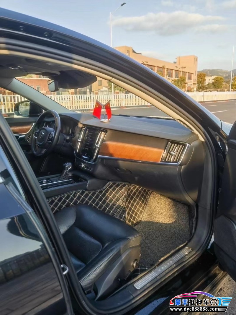 19年沃尔沃S90轿车抵押车出售