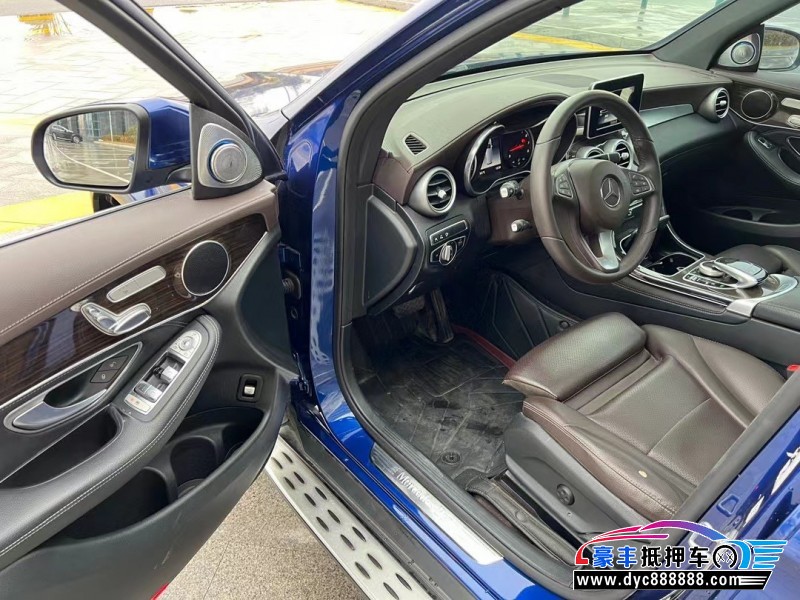 18年奔驰GLC轿车抵押车出售