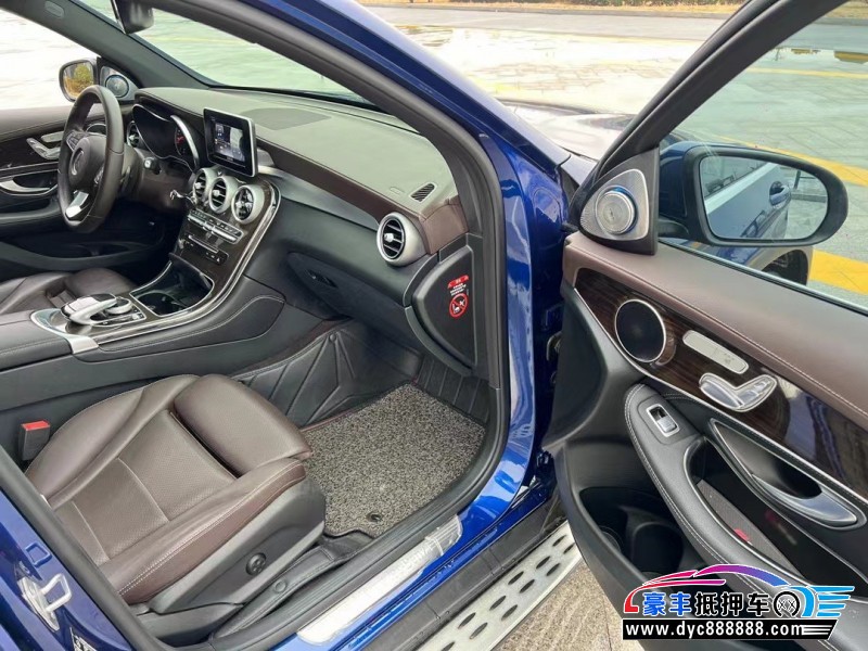 18年奔驰GLC轿车抵押车出售