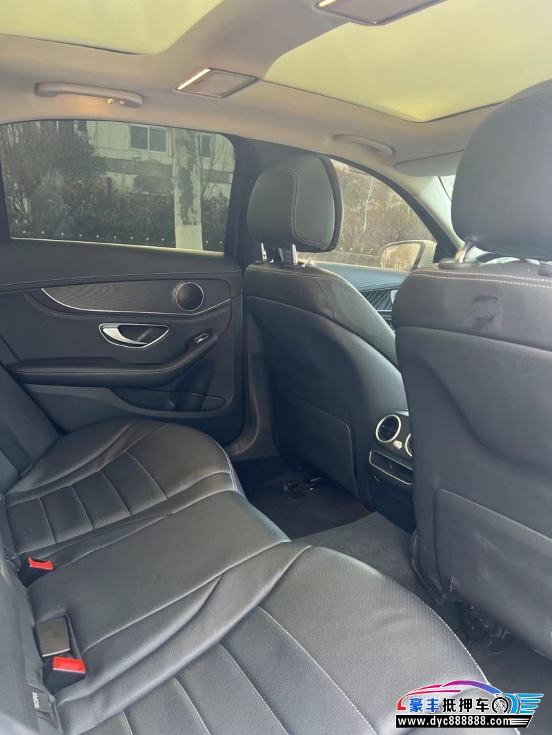 19年奔驰C轿车抵押车出售