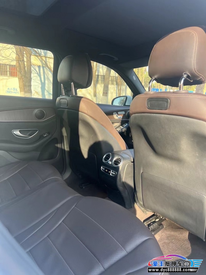 18年奔驰GLC轿车抵押车出售