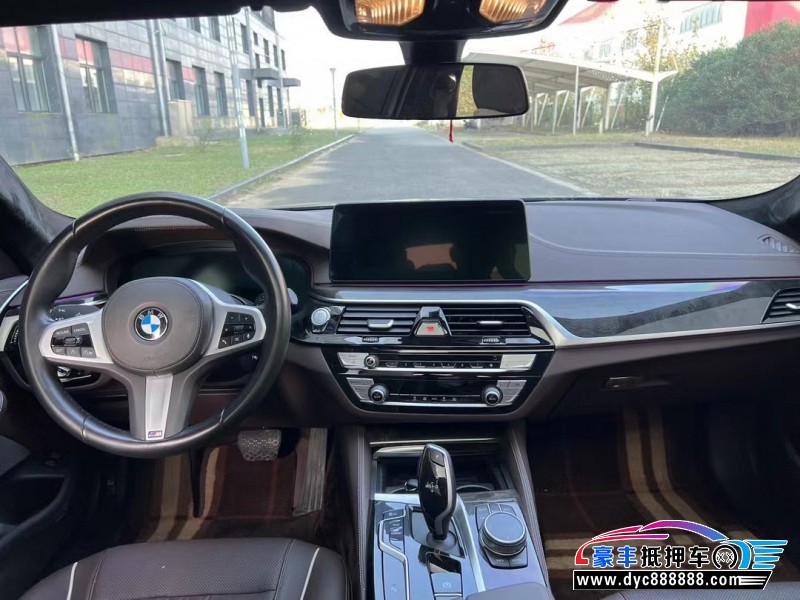 21年宝马5系轿车抵押车出售