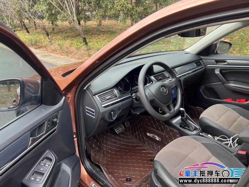 17年大众蔚领轿车抵押车出售