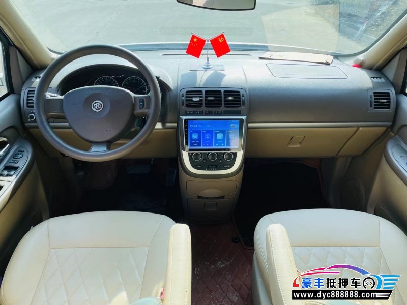 17年别克GL8轿车抵押车出售