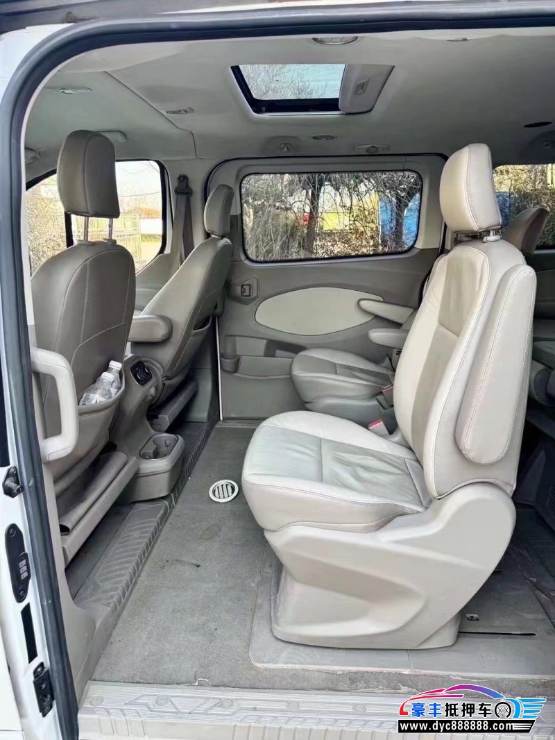 17年福特途睿欧MPV抵押车出售