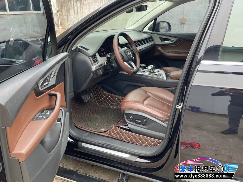 17年奥迪Q7轿车抵押车出售