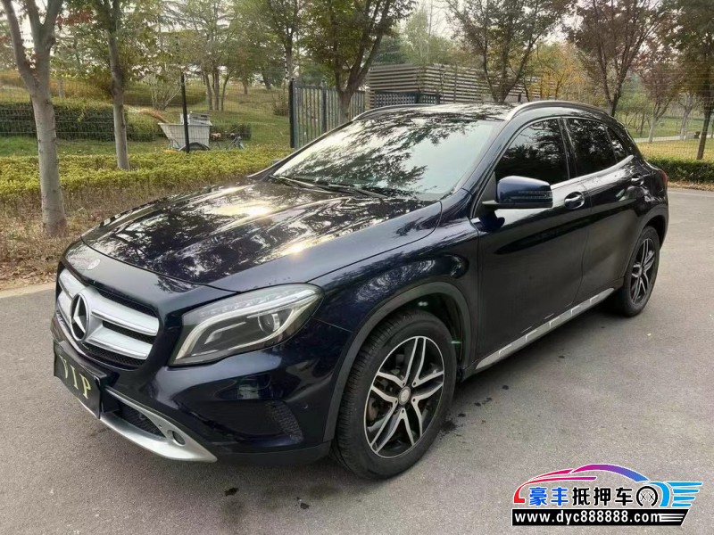 15年奔驰GLA轿车抵押车出售