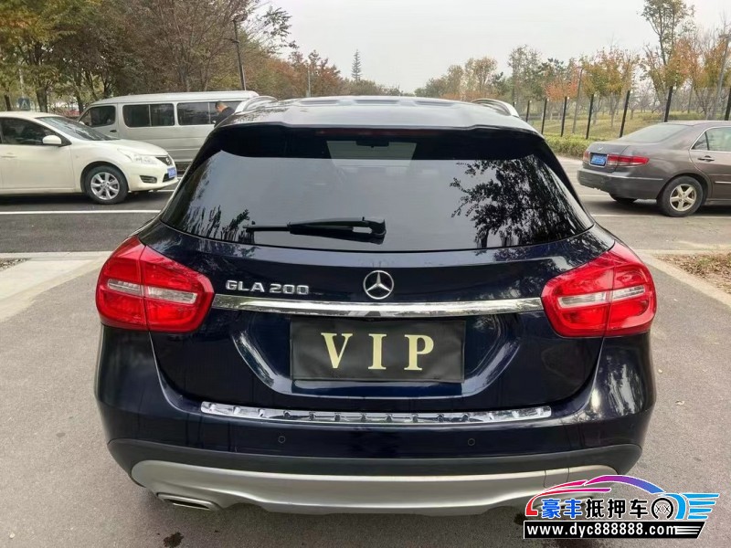 15年奔驰GLA轿车抵押车出售